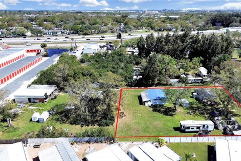 House in Clearwater, Florida 1 bedroom, 44.59 sq.m. № 1725702 - photo 9