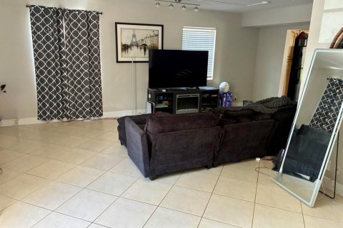 Copropriété à vendre à Coral Springs, Floride: 3 chambres, 139.35 m2 № 2326859 - photo 2