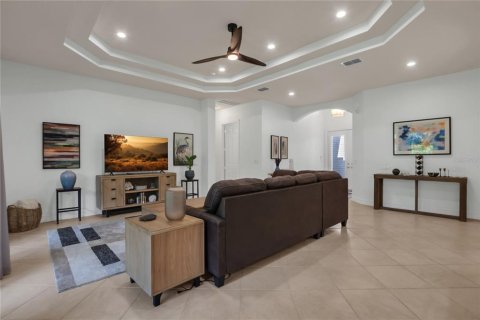 House in Wimauma, Florida 3 bedrooms, 203.83 sq.m. № 1717536 - photo 8