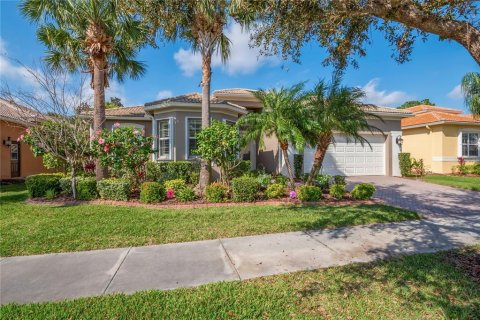 House in Wimauma, Florida 3 bedrooms, 203.83 sq.m. № 1717536 - photo 1