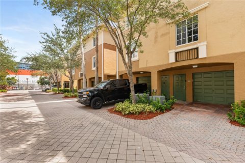 Townhouse in Aventura, Florida 1 bedroom, 79.8 sq.m. № 1896880 - photo 18