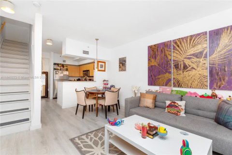 Townhouse in Aventura, Florida 1 bedroom, 79.8 sq.m. № 1896880 - photo 1