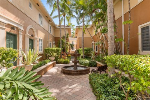 Townhouse in Aventura, Florida 1 bedroom, 79.8 sq.m. № 1896880 - photo 24