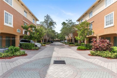 Townhouse in Aventura, Florida 1 bedroom, 79.8 sq.m. № 1896880 - photo 23