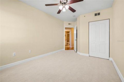 Condo in New Port Richey, Florida, 3 bedrooms  № 2267284 - photo 14