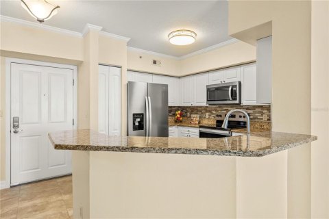 Condo in New Port Richey, Florida, 3 bedrooms  № 2267284 - photo 7