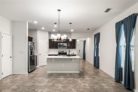 House in Winter Garden, Florida 4 bedrooms, 234.21 sq.m. № 1873983 - photo 16