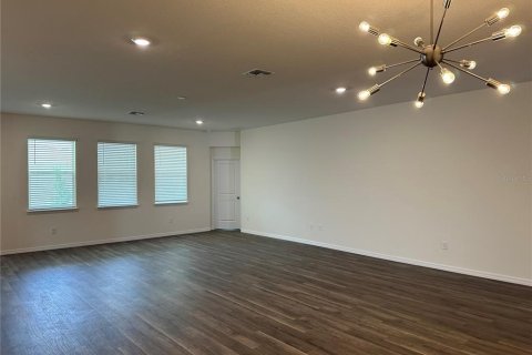 House in Ormond Beach, Florida 4 bedrooms, 219.34 sq.m. № 2277146 - photo 10