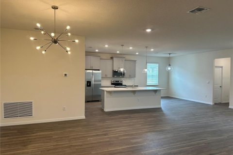 House in Ormond Beach, Florida 4 bedrooms, 219.34 sq.m. № 2277146 - photo 11