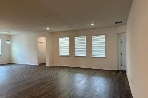 House in Ormond Beach, Florida 4 bedrooms, 219.34 sq.m. № 2277146 - photo 6
