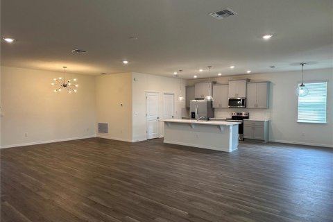 House in Ormond Beach, Florida 4 bedrooms, 219.34 sq.m. № 2277146 - photo 7