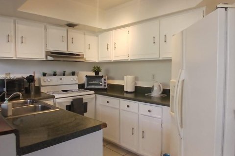 Купить кондоминиум в Майами, Флорида 2 спальни, 105.17м2, № 1953781 - фото 3