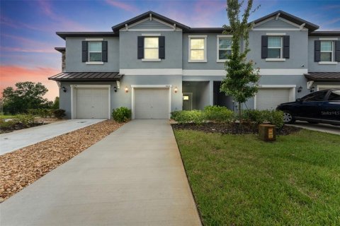 Adosado en alquiler en Zephyrhills, Florida, 3 dormitorios, 154.78 m2 № 1789280 - foto 1