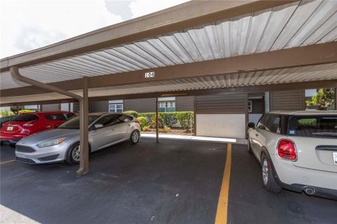 Condo in New Port Richey, Florida, 2 bedrooms  № 2156832 - photo 2