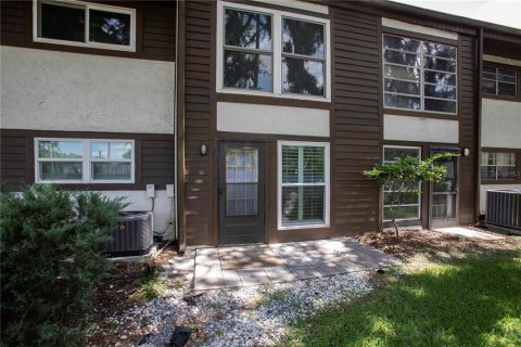 Condo in New Port Richey, Florida, 2 bedrooms  № 2156832 - photo 3