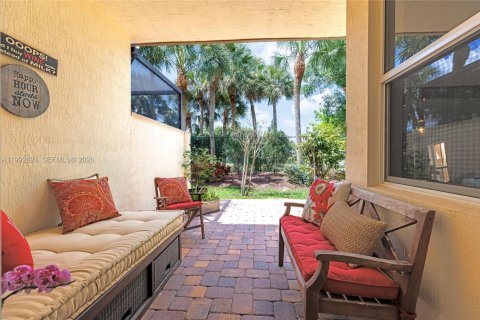 Townhouse in West Palm Beach, Florida 3 bedrooms, 211.63 sq.m. № 2056952 - photo 30