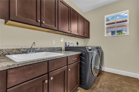 Townhouse in West Palm Beach, Florida 3 bedrooms, 211.63 sq.m. № 2056952 - photo 27