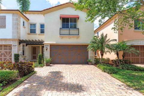 Townhouse in West Palm Beach, Florida 3 bedrooms, 211.63 sq.m. № 2056952 - photo 2