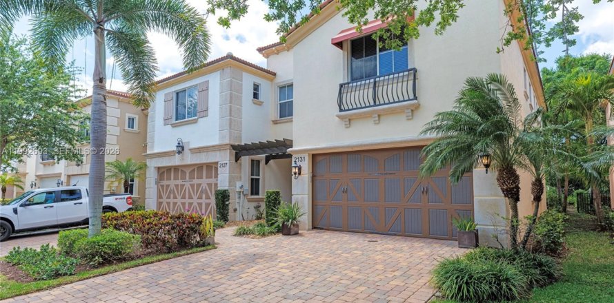 Townhouse in West Palm Beach, Florida 3 bedrooms, 211.63 sq.m. № 2056952