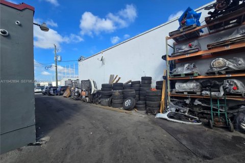 Купить коммерческую недвижимость в Майами-Гарденс, Флорида № 2000291 - фото 14