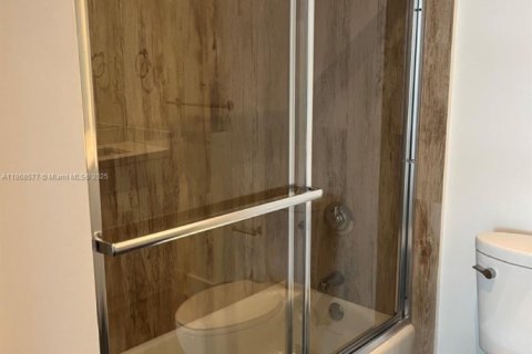 Copropriété à louer à Miami, Floride: 2 chambres, 106.74 m2 № 1923020 - photo 18