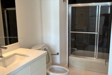 Copropriété à louer à Miami, Floride: 2 chambres, 106.74 m2 № 1923020 - photo 16