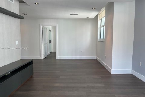 Copropriété à louer à Miami, Floride: 2 chambres, 106.74 m2 № 1923020 - photo 8
