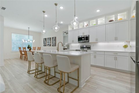 House in Ormond Beach, Florida 4 bedrooms, 197.6 sq.m. № 1807282 - photo 2