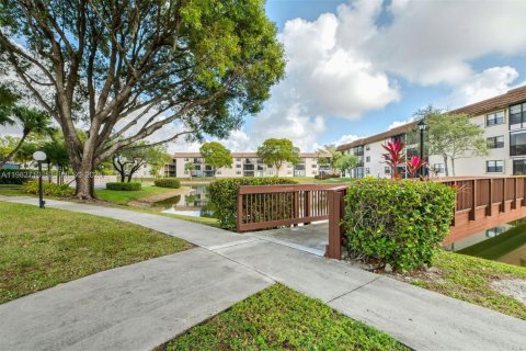 Copropriété à vendre à Tamarac, Floride: 2 chambres, 125.42 m2 № 2049240 - photo 22