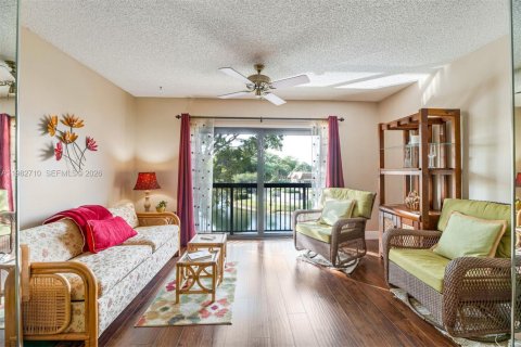 Copropriété à vendre à Tamarac, Floride: 2 chambres, 125.42 m2 № 2049240 - photo 6