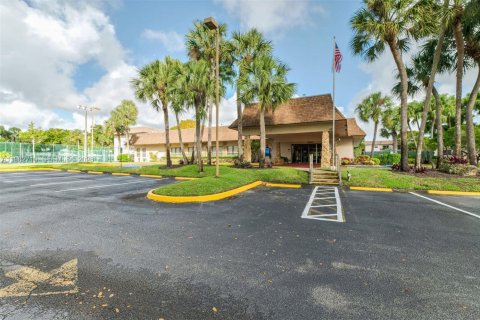 Copropriété à vendre à Tamarac, Floride: 2 chambres, 125.42 m2 № 2049240 - photo 23