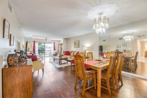 Copropriété à vendre à Tamarac, Floride: 2 chambres, 125.42 m2 № 2049240 - photo 8