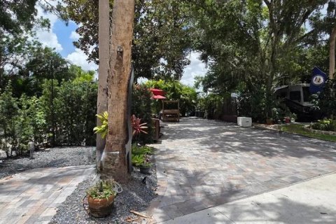 Terreno en venta en River Ranch, Florida № 1785611 - foto 1