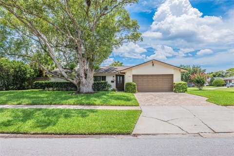 House in Maitland, Florida 4 bedrooms, 183.48 sq.m. № 2216178 - photo 2