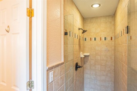 House in Maitland, Florida 4 bedrooms, 183.48 sq.m. № 2216178 - photo 29