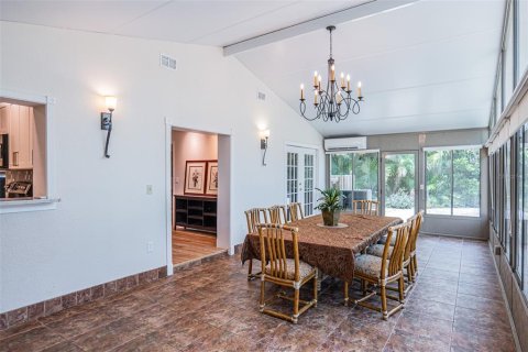 House in Maitland, Florida 4 bedrooms, 183.48 sq.m. № 2216178 - photo 22