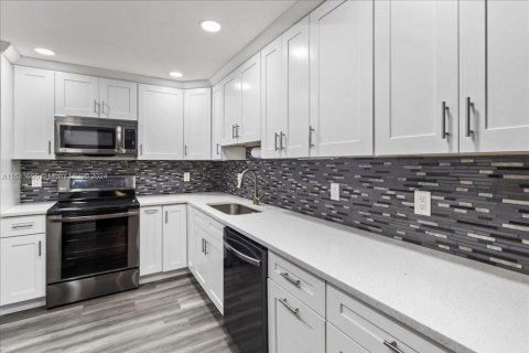 Condominio en venta en Pompano Beach, Florida, 3 dormitorios, 139.35 m2 № 1972460 - foto 17