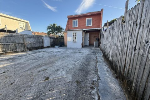 Touwnhouse à vendre à Miami Gardens, Floride: 3 chambres, 104.33 m2 № 1995446 - photo 7