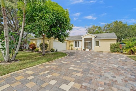 Villa ou maison à vendre à Coconut Creek, Floride: 3 chambres, 128.02 m2 № 1878896 - photo 1