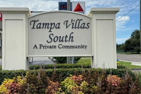 Townhouse in Tampa, Florida 2 bedrooms, 96.99 sq.m. № 1911966 - photo 4