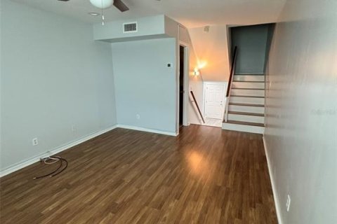 Townhouse in Tampa, Florida 2 bedrooms, 96.99 sq.m. № 1911966 - photo 13