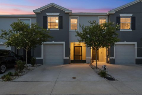 Adosado en Wildwood, Florida 3 dormitorios, 156.82 m2 № 2113838