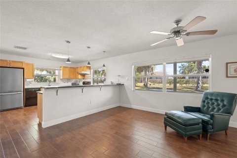 Villa ou maison à vendre à Bradenton, Floride: 2 chambres, 157.66 m2 № 2427473 - photo 10