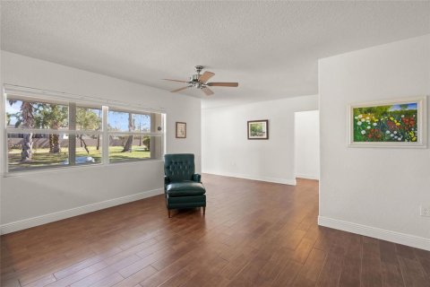 Villa ou maison à vendre à Bradenton, Floride: 2 chambres, 157.66 m2 № 2427473 - photo 8