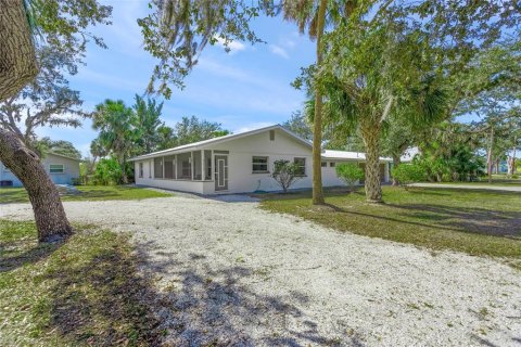 Villa ou maison à vendre à Bradenton, Floride: 2 chambres, 157.66 m2 № 2427473 - photo 2