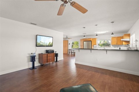 Villa ou maison à vendre à Bradenton, Floride: 2 chambres, 157.66 m2 № 2427473 - photo 11