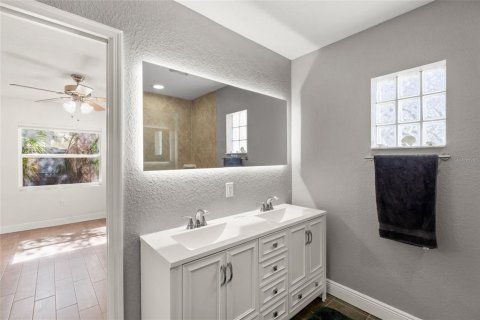Villa ou maison à vendre à Bradenton, Floride: 2 chambres, 157.66 m2 № 2427473 - photo 23