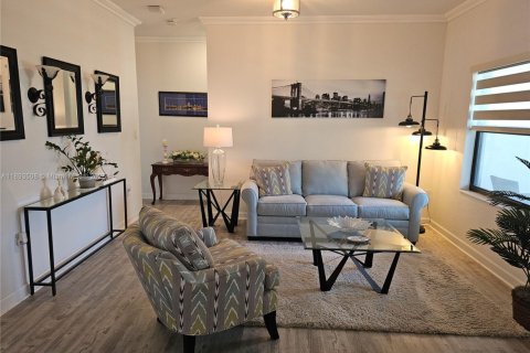 Villa ou maison à vendre à Miami, Floride: 4 chambres, 249.72 m2 № 1945532 - photo 7