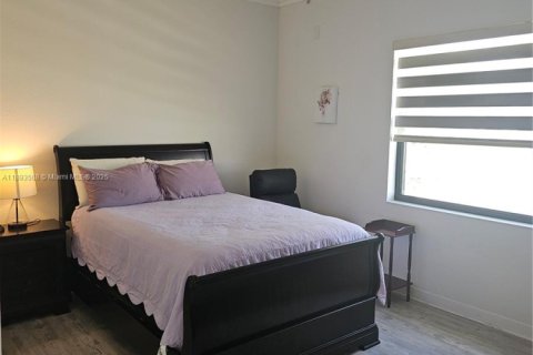 Villa ou maison à vendre à Miami, Floride: 4 chambres, 249.72 m2 № 1945532 - photo 8