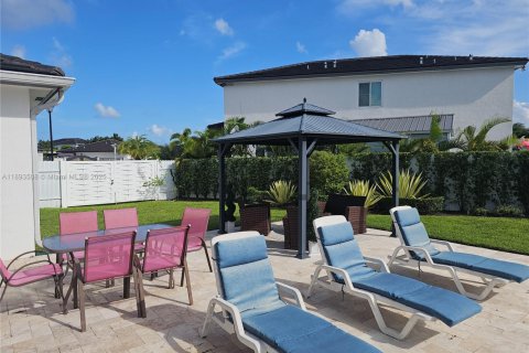 Villa ou maison à vendre à Miami, Floride: 4 chambres, 249.72 m2 № 1945532 - photo 28